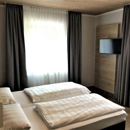 Eberl Hotel Pension Muenchen Feldmoching ภายนอก รูปภาพ