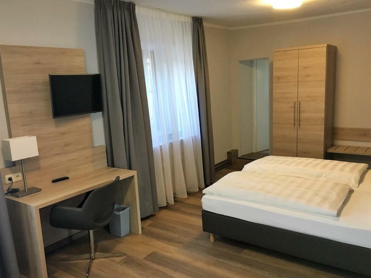 Eberl Hotel Pension Muenchen Feldmoching ภายนอก รูปภาพ